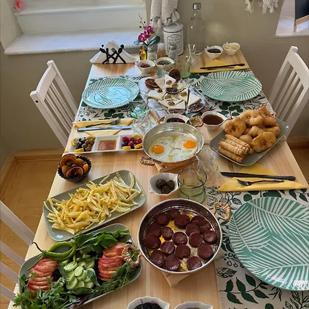 Cunda Bebekli Ev *